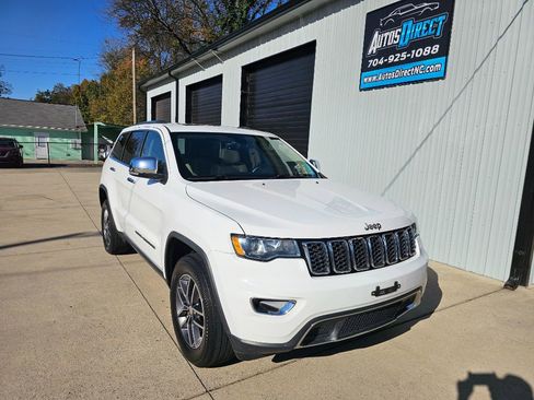 Used 2017 Jeep Grand Cherokee Limited image 14