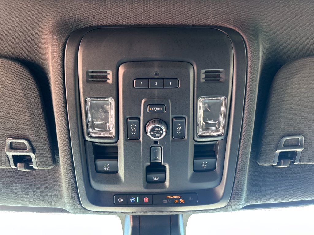 Used 2022 GMC Yukon AT4 w/ AT4 Premium Plus Package AWD/4WD image 19