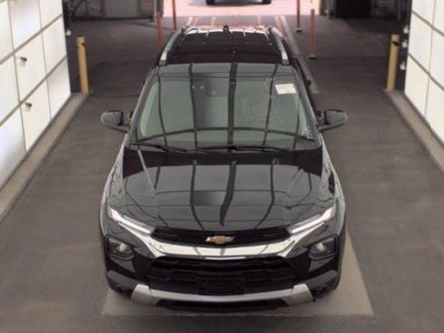 Used 2022 Chevrolet TrailBlazer LT AWD/4WD image 2