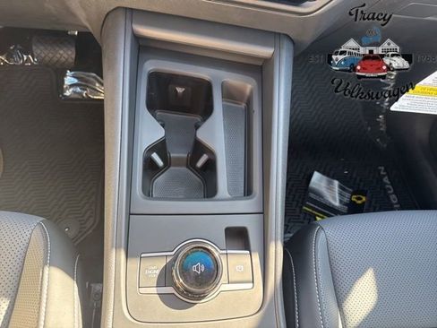 New 2025 Volkswagen Tiguan SE image 12