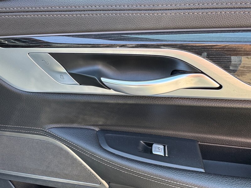 Used 2019 BMW 740i w/ M Sport Package RWD image 43