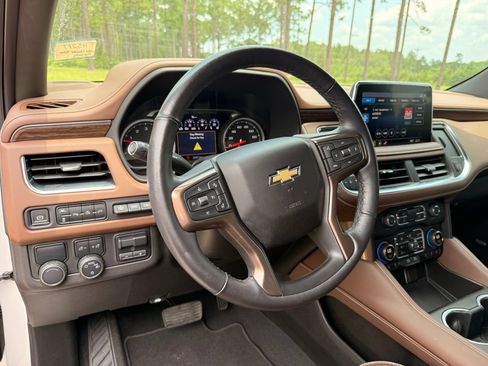 Used 2021 Chevrolet Tahoe High Country w/ Premium Package RWD image 15
