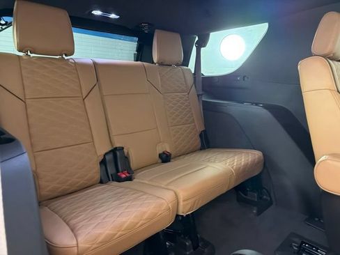 Used 2022 Cadillac Escalade Premium Luxury w/ Performance Package RWD image 19