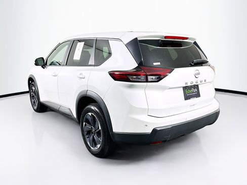 Used 2025 Nissan Rogue SV image 5