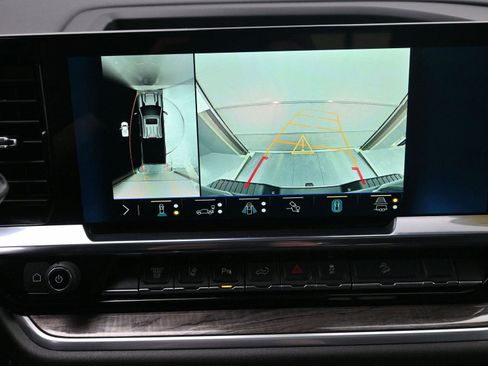 Used 2025 Chevrolet Silverado 2500 LTZ w/ LTZ Premium Package image 36