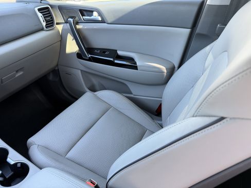 Used 2018 Kia Sportage EX w/ Option Group 040 image 17