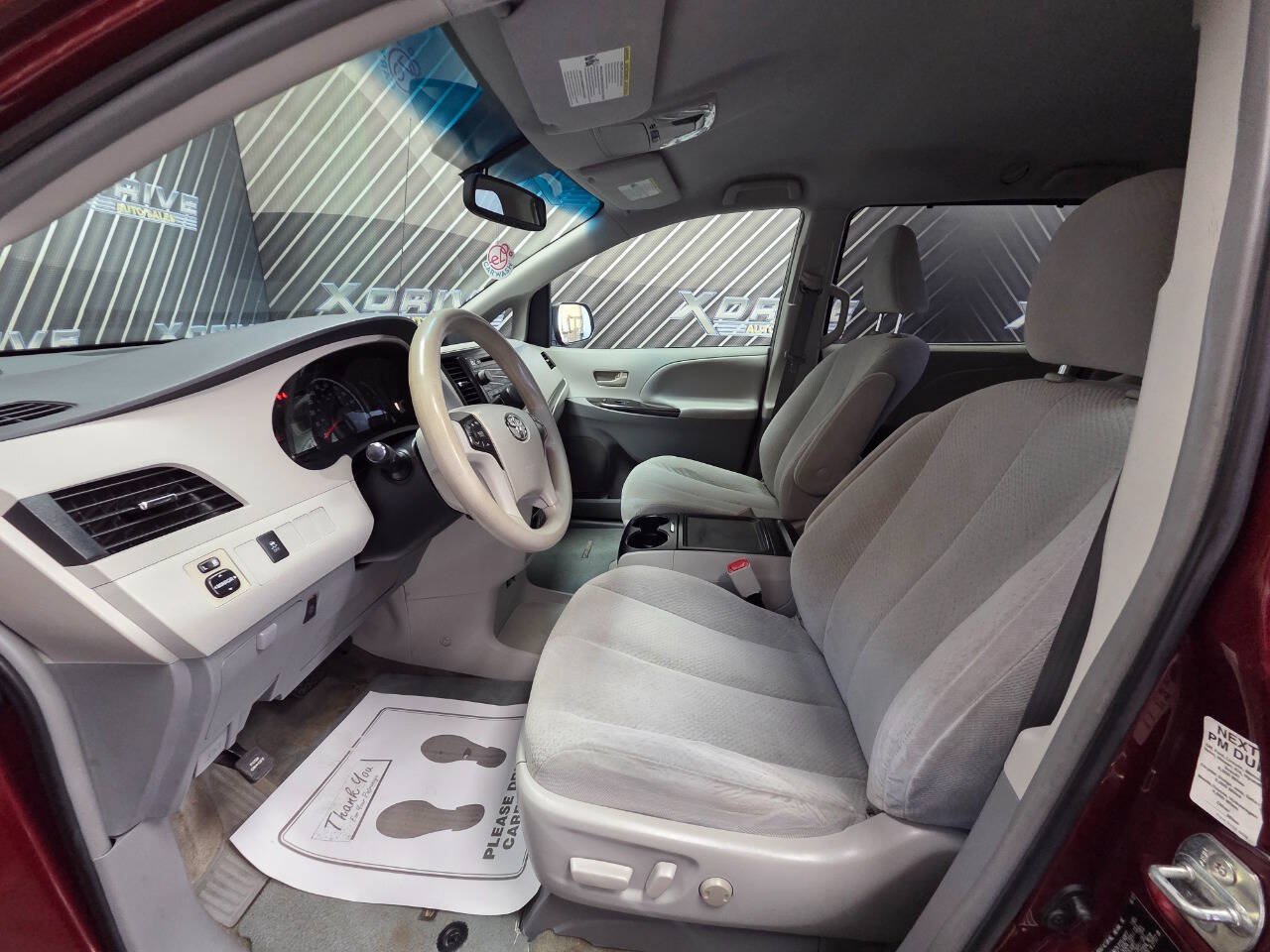 Used 2014 Toyota Sienna LE FWD image 18
