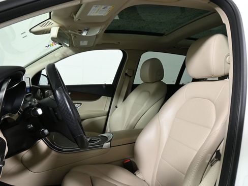 Used 2019 Mercedes-Benz GLC 300 4MATIC image 15