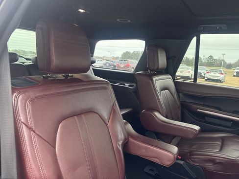 Used 2023 Ford Expedition Limited image 27