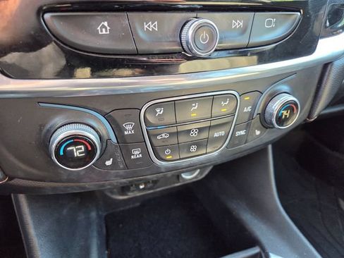 Used 2020 Chevrolet Traverse LT FWD image 16