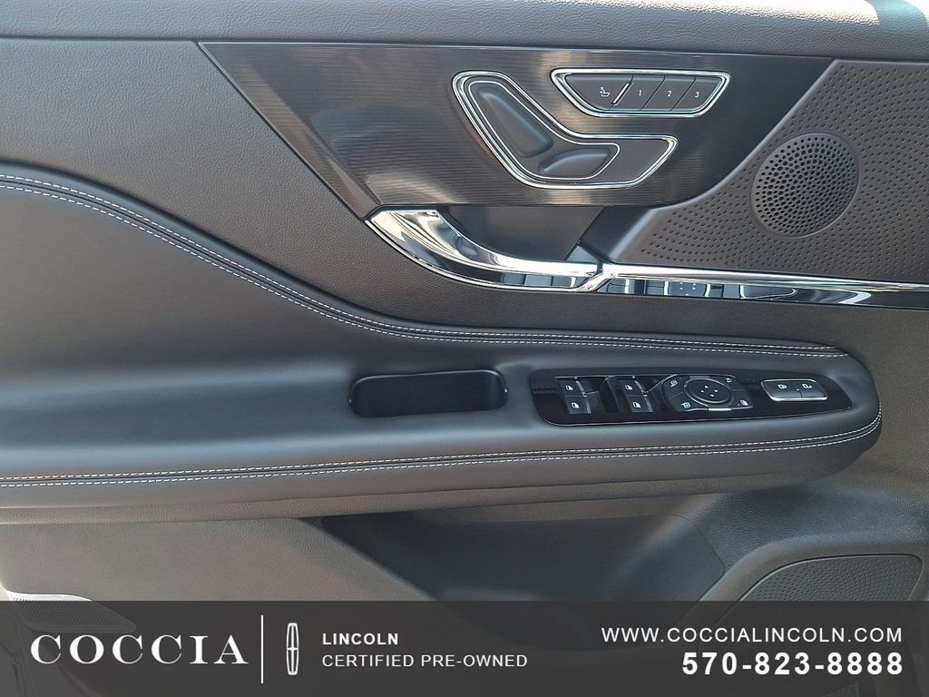 Certified 2024 Lincoln Corsair AWD image 12