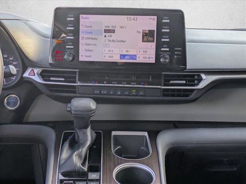 Used 2023 Toyota Sienna LE image 13