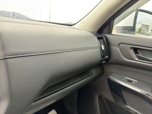 Used 2025 Nissan Pathfinder SV w/ SV Premium Package image 25