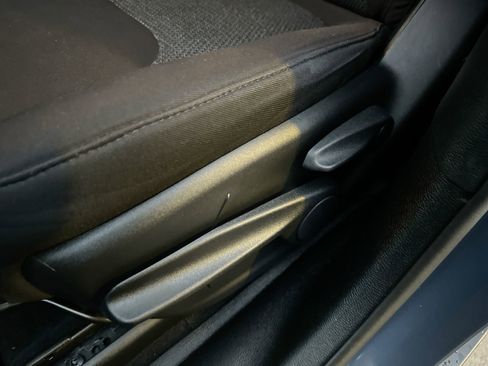 Used 2021 Jeep Cherokee Latitude image 12