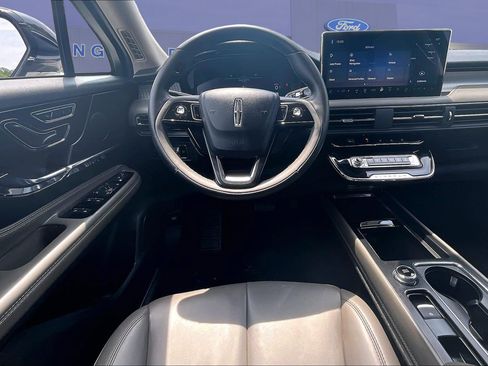 Used 2023 Lincoln Corsair FWD image 8