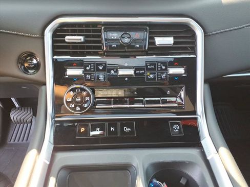 Used 2025 Nissan Armada Platinum AWD/4WD image 24