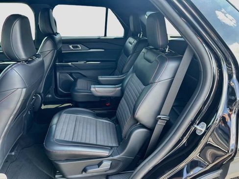 Certified 2025 Ford Explorer ST-Line AWD/4WD image 33