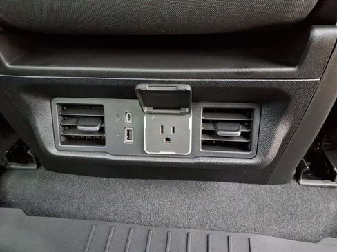 Used 2025 GMC Sierra 2500 SLE image 17