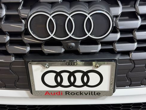 Certified 2025 Audi Q5 Premium w/ Convenience Package AWD/4WD image 19