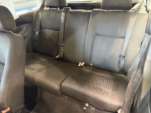 Used 2001 Volkswagen Golf GL image 10