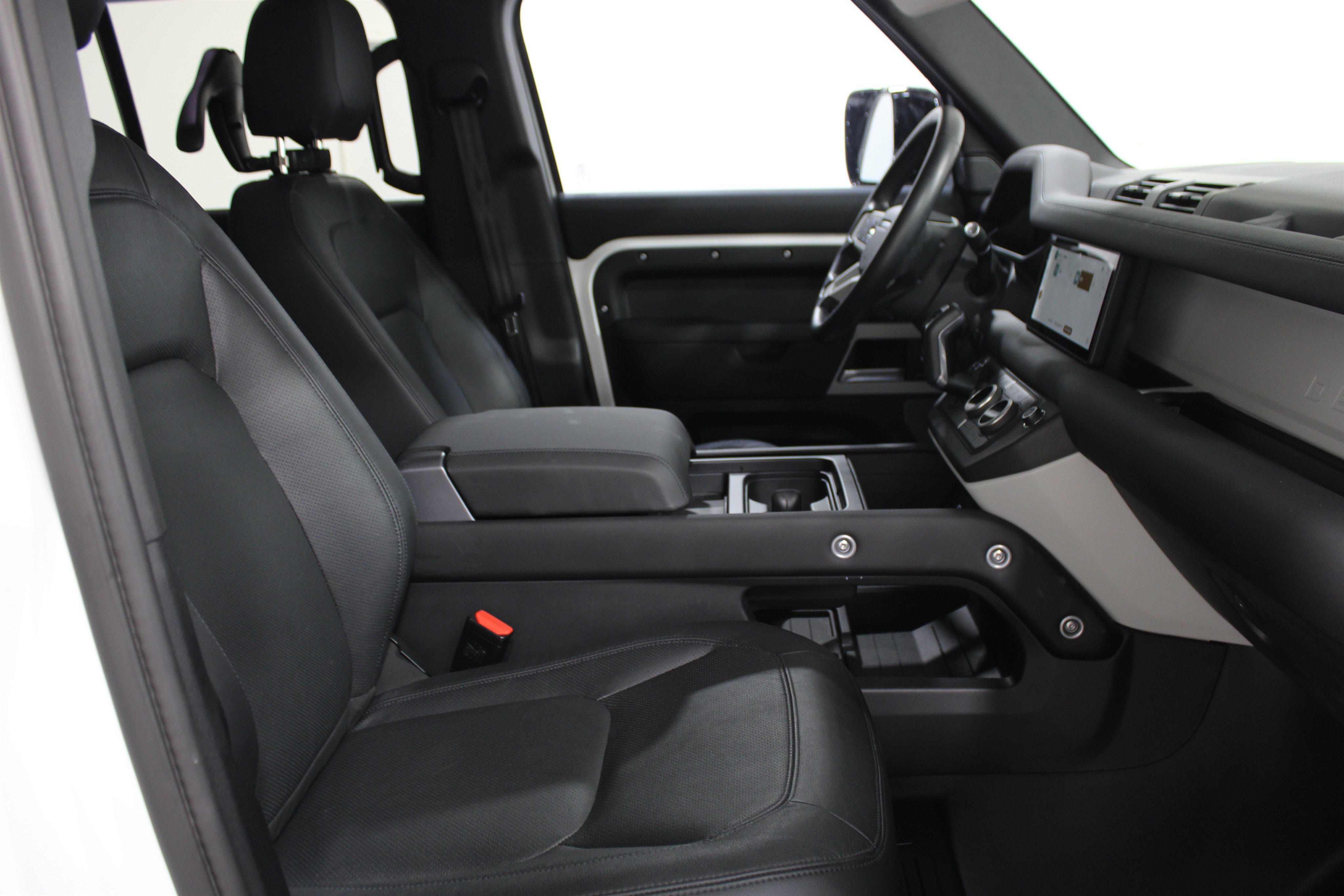 Used 2024 Land Rover Defender 110 S AWD/4WD image 22
