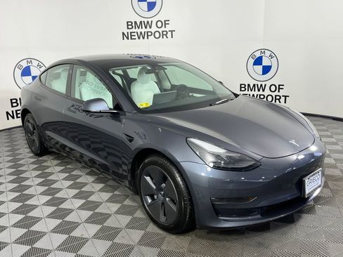 Used 2023 Tesla Model 3 Standard Range image 1