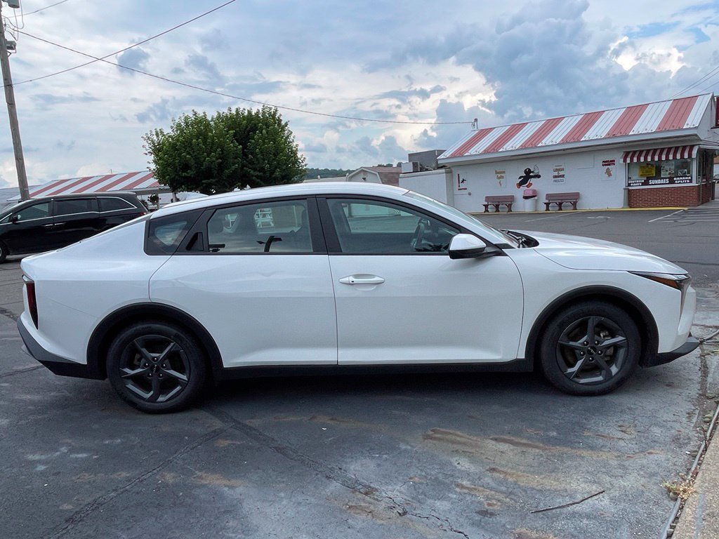 Used 2025 Kia K4 FWD image 7