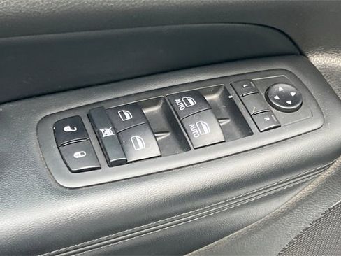 Used 2020 Jeep Grand Cherokee Altitude image 12