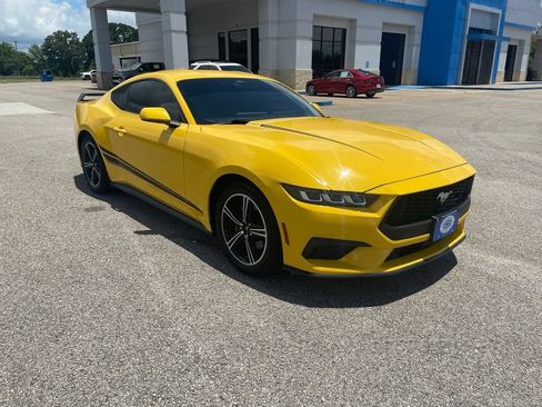 Used 2024 Ford Mustang Coupe RWD image 9