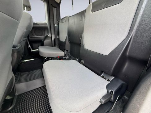 Used 2019 Toyota Tacoma SR5 RWD image 16