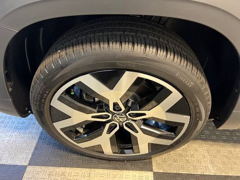 Certified 2023 Volkswagen Taos SEL AWD/4WD image 8