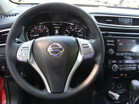 Used 2014 Nissan Rogue SV w/ SV Family Package AWD/4WD image 21