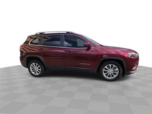 Used 2019 Jeep Cherokee Latitude w/ Popular Appearance Group image 9