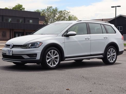 Used 2018 Volkswagen Golf Alltrack S AWD/4WD image 11