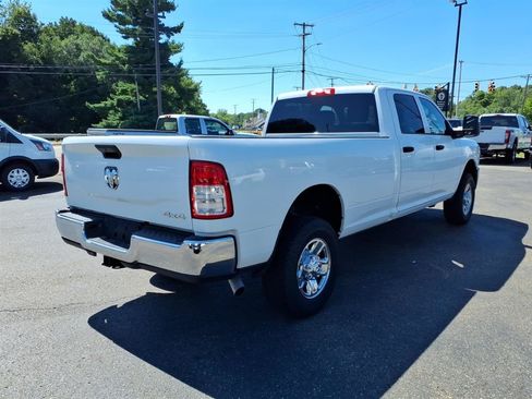 Used 2024 RAM 2500 Tradesman w/ Chrome Appearance Group AWD/4WD image 5