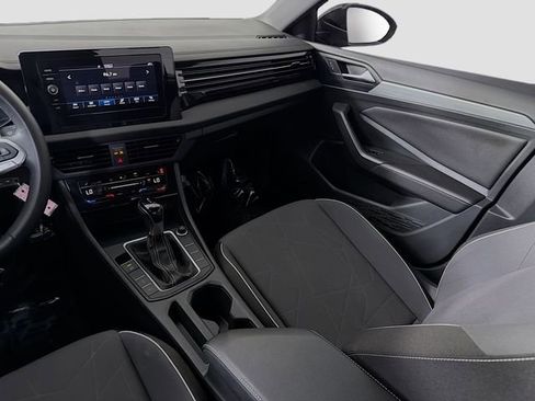 Used 2025 Volkswagen Jetta Sport image 23