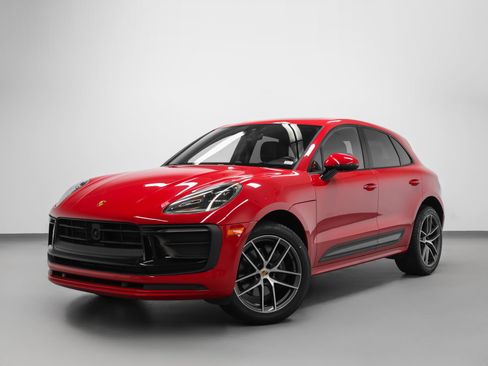 Certified 2023 Porsche Macan AWD/4WD image 1