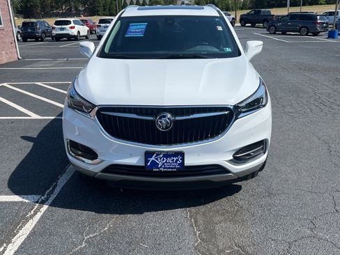 Used 2021 Buick Enclave Premium w/ Sun and Sites Package AWD/4WD image 9