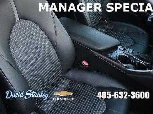 Used 2024 Toyota Camry SE image 7