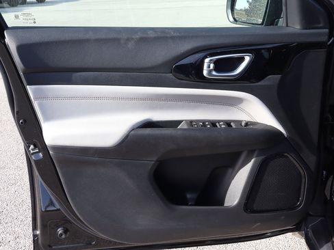 New 2026 Jeep Compass Limited image 9