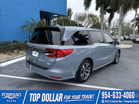 Used 2024 Honda Odyssey Touring image 3
