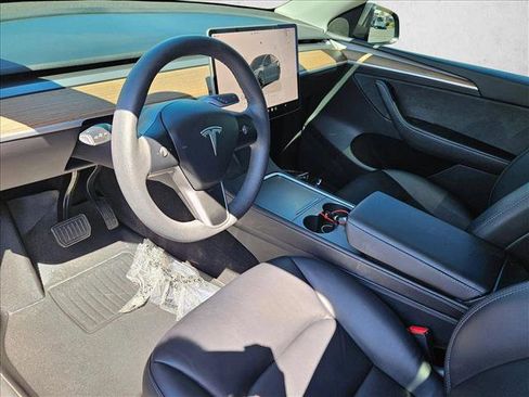 Used 2024 Tesla Model Y Long Range AWD/4WD image 13