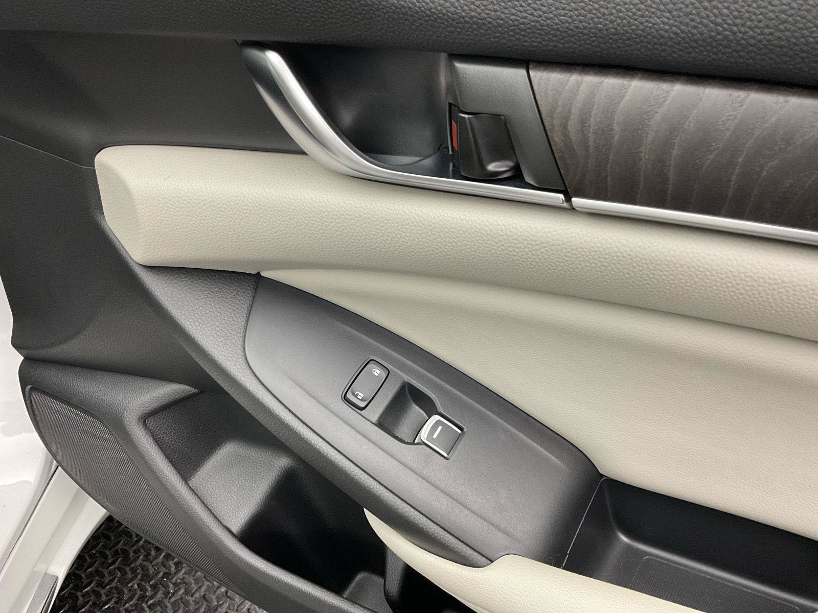 Used 2018 Honda Accord EX-L image 25