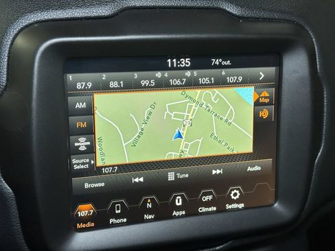 Used 2023 Jeep Renegade Trailhawk AWD/4WD image 35