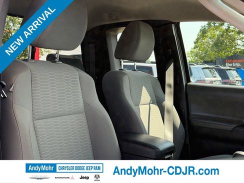 Used 2016 Toyota Tacoma SR5 w/ SR5 Appearance Package (SN) AWD/4WD image 26