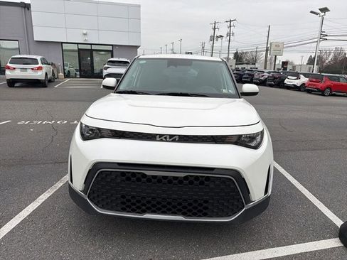 Used 2023 Kia Soul LX w/ LX Technology Package image 5