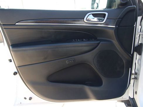 Used 2018 Jeep Grand Cherokee Limited AWD/4WD image 39