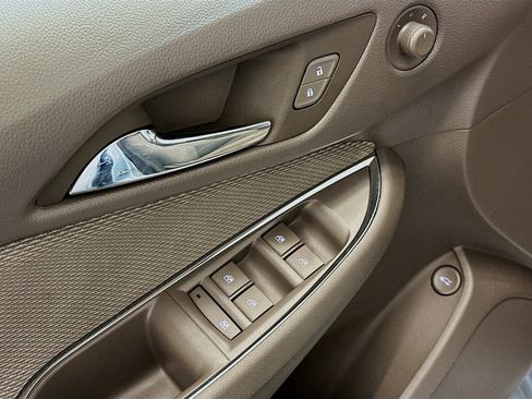 Used 2018 Chevrolet Cruze LS FWD image 15