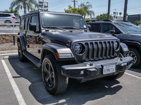 Used 2021 Jeep Wrangler Unlimited Sahara AWD/4WD image 6