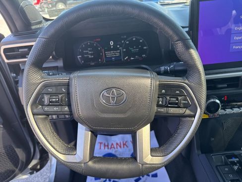 Used 2025 Toyota Tacoma Limited image 33